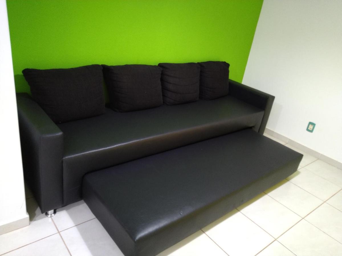 Apartamento Do Lago, Com Churrasqueira Privativa , Cozinha , Internet Banda Larga, Rampa Barco E Jet, Pesqueiro - B101 Caldas Novas
